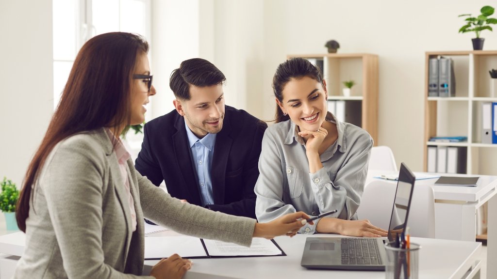 Advantages for using a business broker