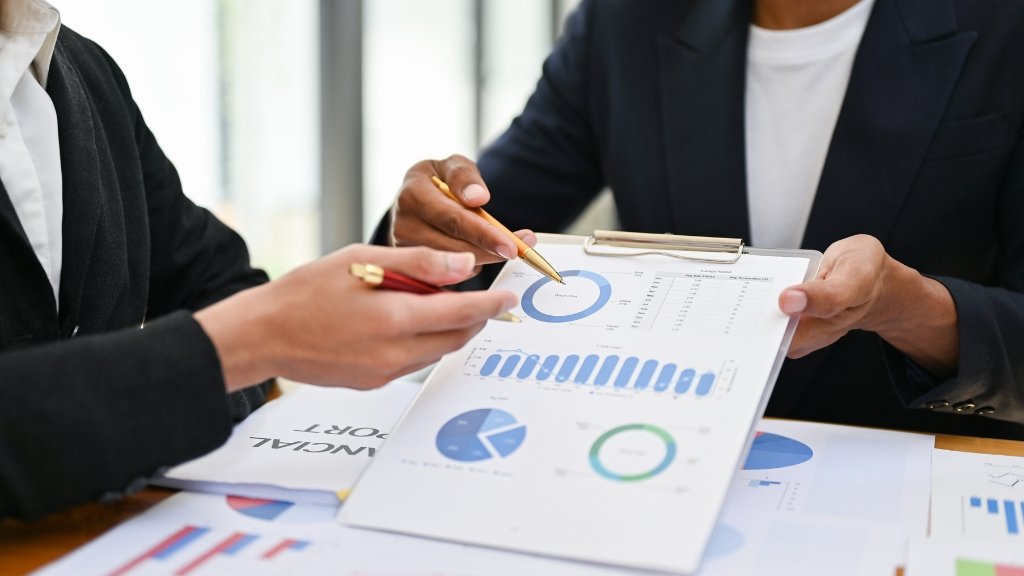 What is a business broker?